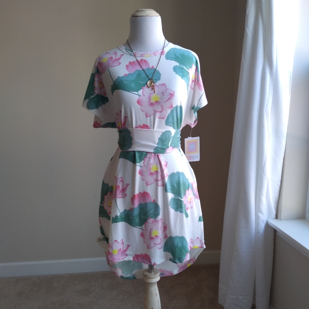 Lularoe Mitzi tunic-jersey water lilies, medium
